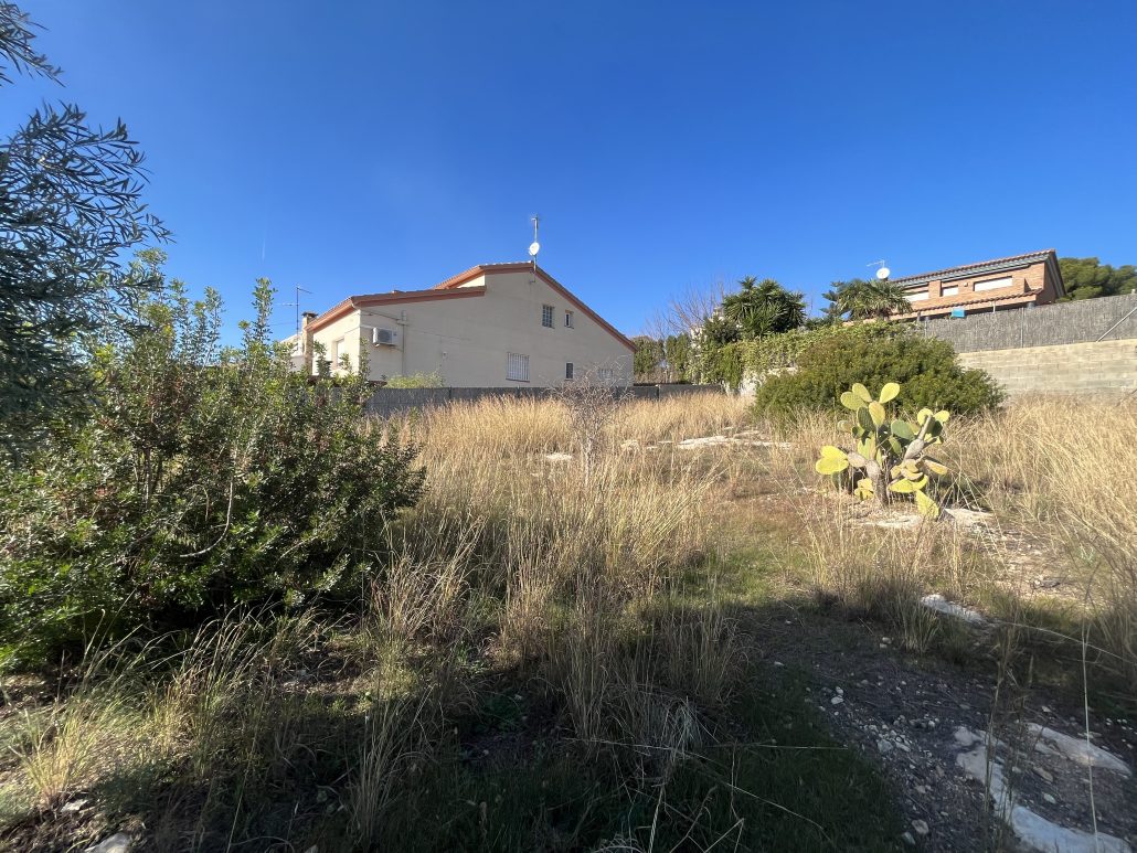 parcela-de-400-m2-para-la-construcci-n-de-una-vivienda-unifamiliar
